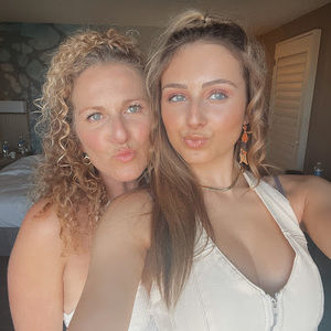 Meet your Posher, Ella